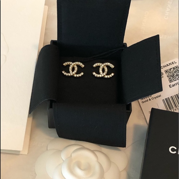 ❌SOLD❌CHANEL 20A Gold & Crystal Stud Logo Earrings - Picture 3 of 13
